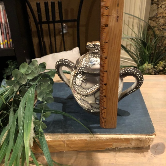 Vintage Nippon Dragonware Moriage Porcelain Teapot . 6 x 7 Inches - Picture 10 of 12